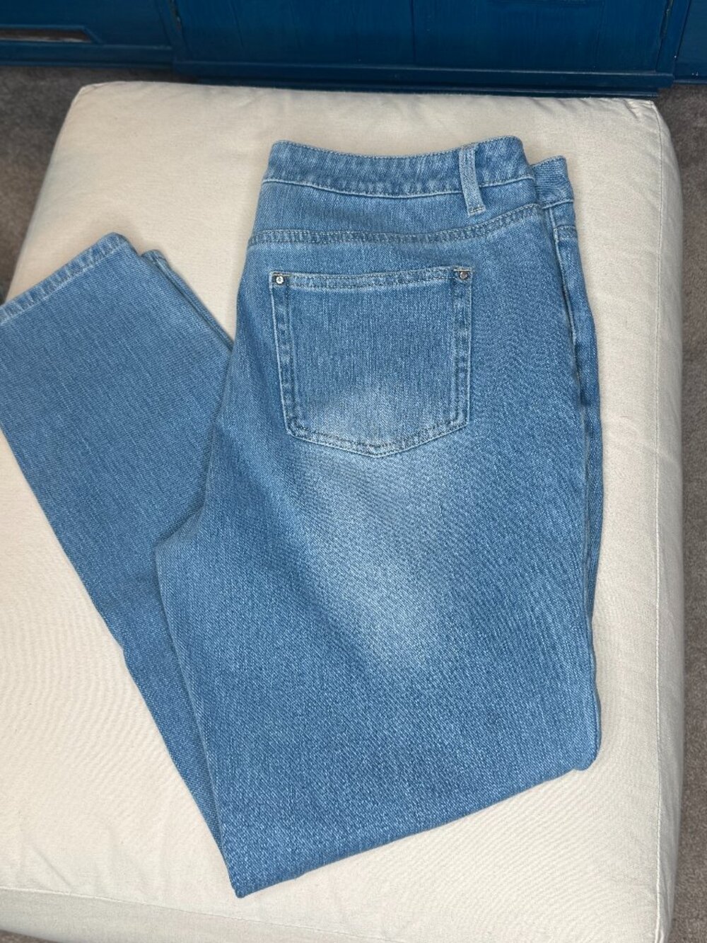 Like New, Belle by Kim Gravel Jeans w/Rhinestones Light Wash Sz 18